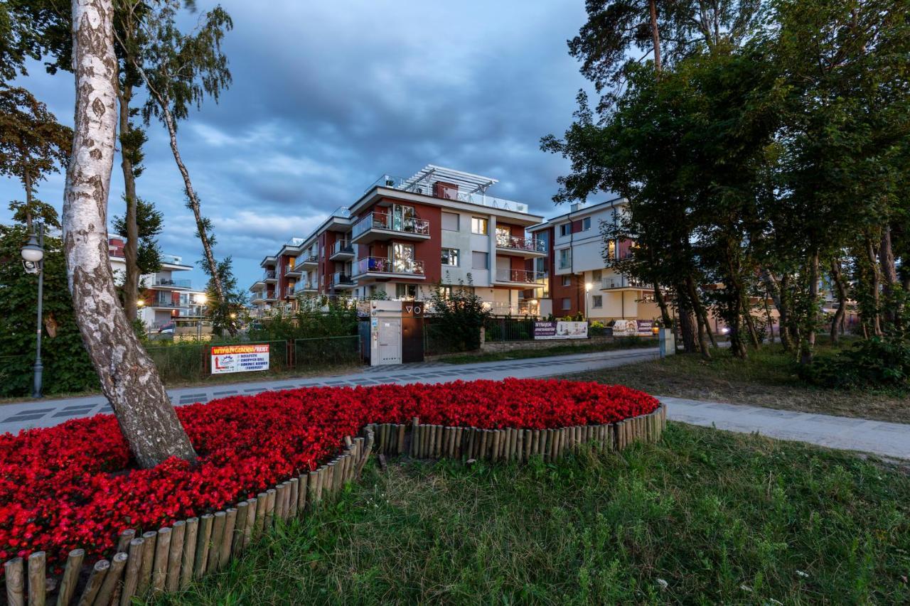 Apartament 7M Z Basenem W Jednym Budynku Klifowa Rewal Bon Turystyczny !!! Free Private Parking Exterior photo